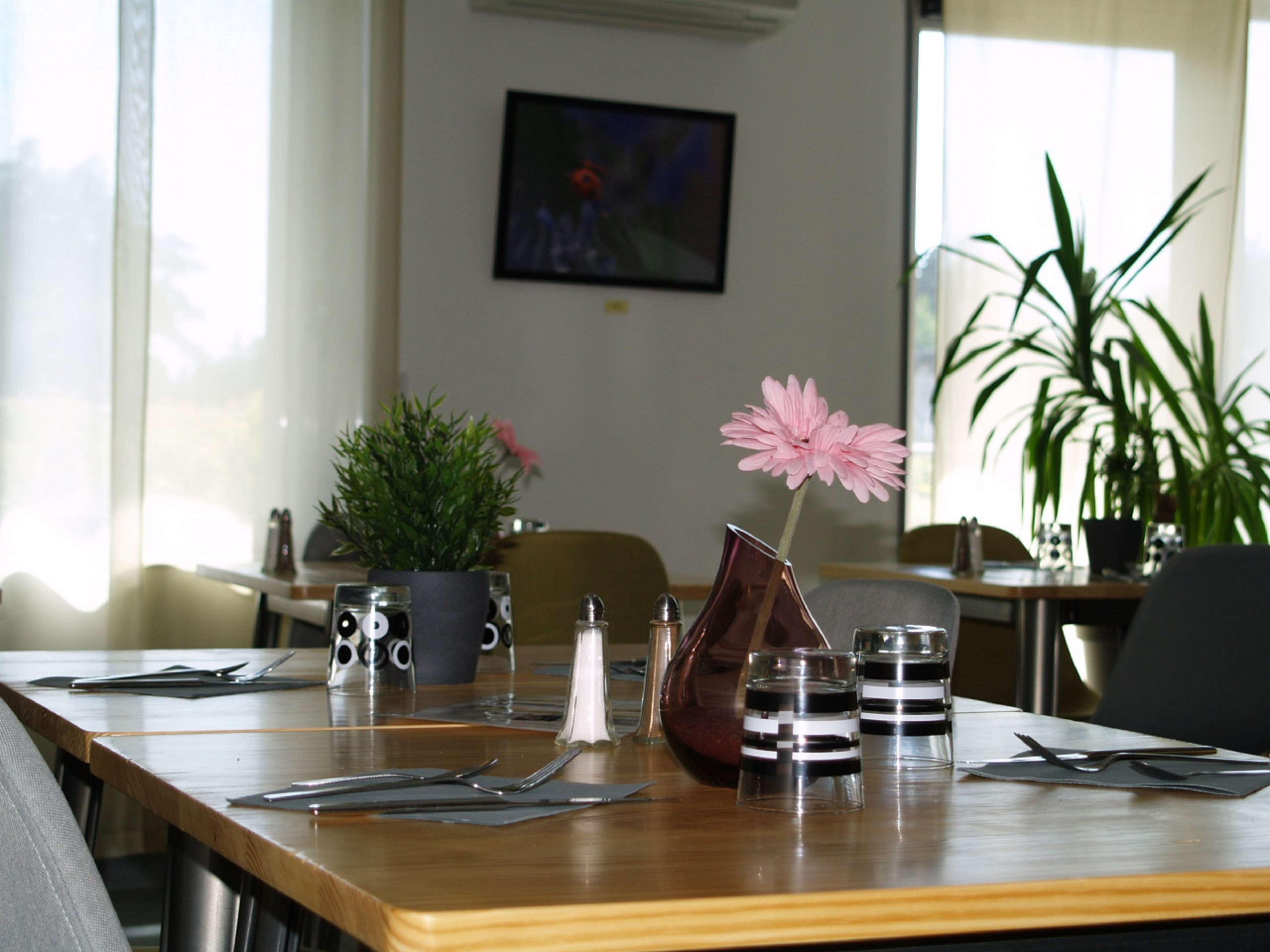 Hotel Kyriad Saint Chely D'apcher - Aire De La Lozere 3*